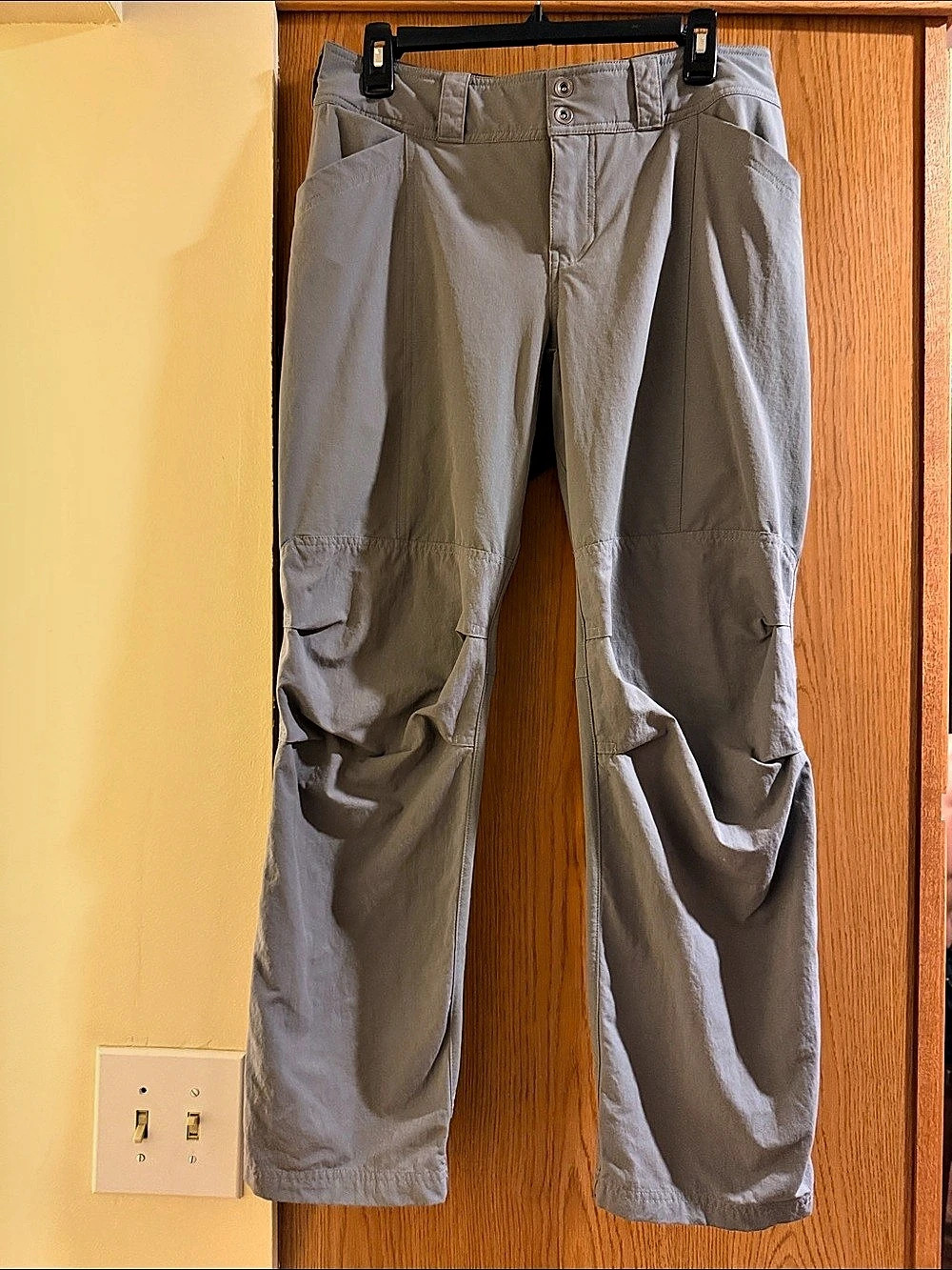 REI Petite Size 8 Gray Cargo Pants